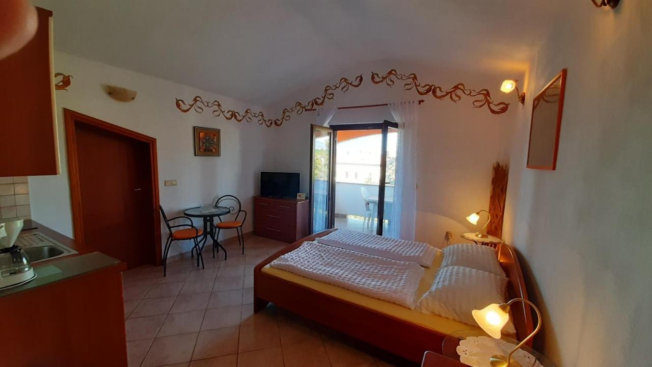 Villa Linet Funtana Extérieur photo