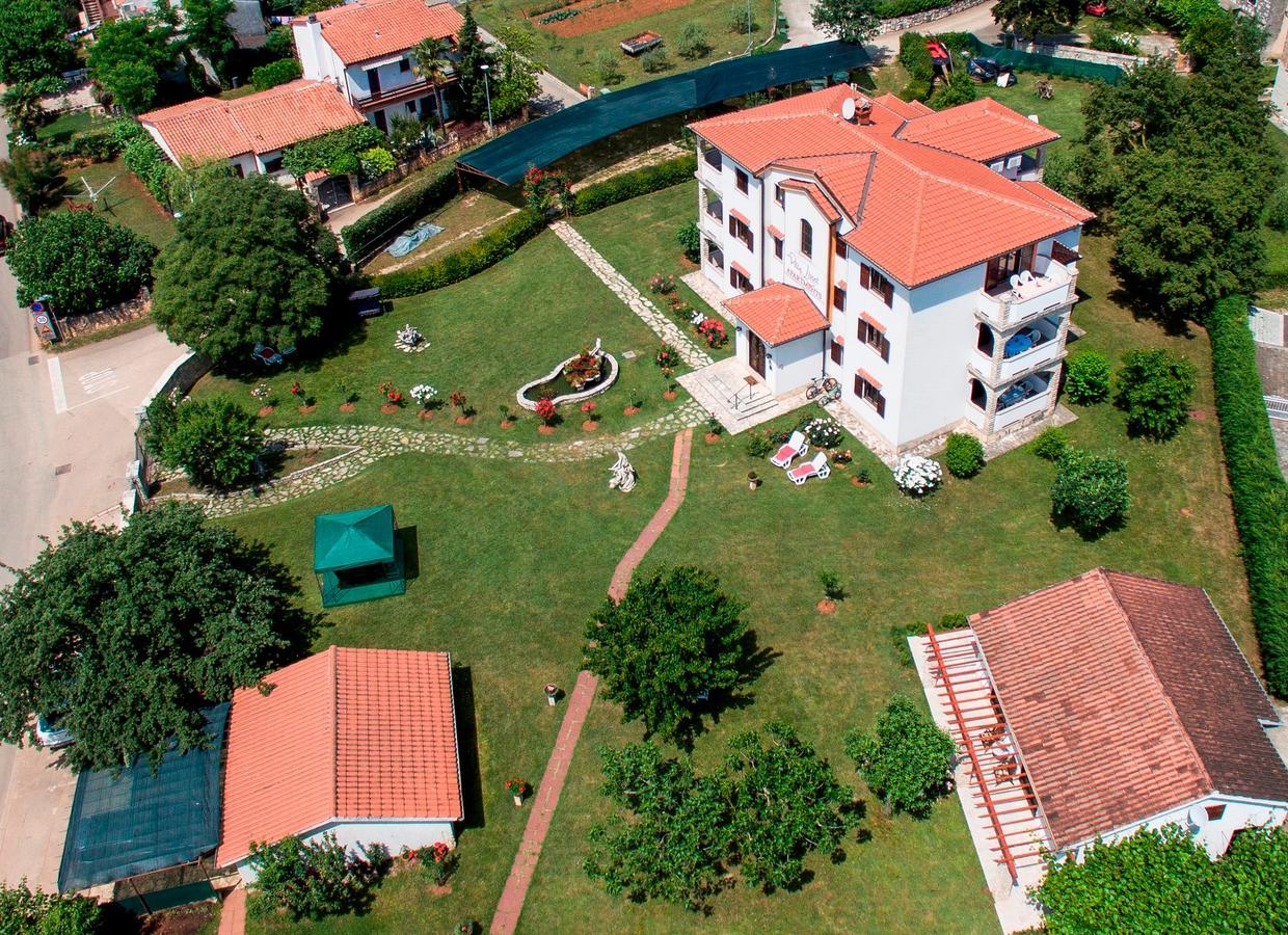 Villa Linet Funtana Extérieur photo