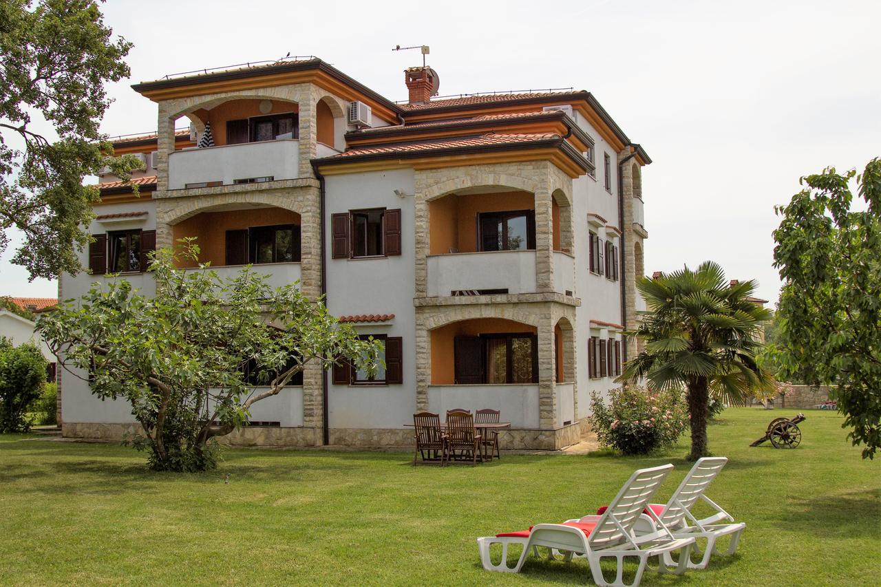 Villa Linet Funtana Extérieur photo